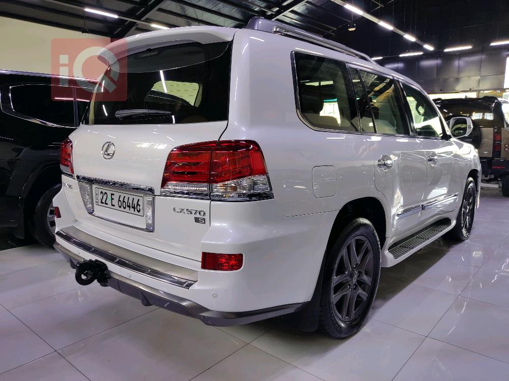 Lexus LX